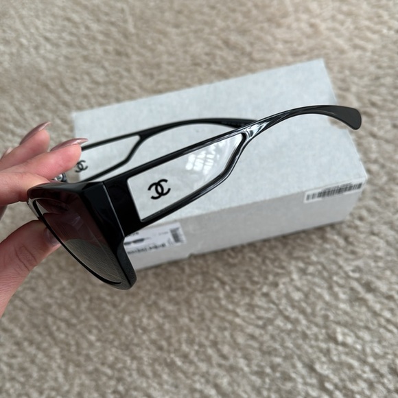 Chanel sunglasses black grey gradient polarized 0CH5429 - Picture 6 of 9